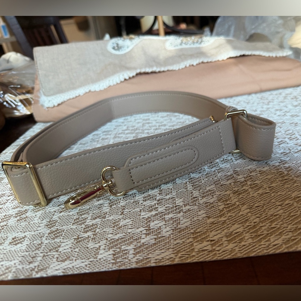 Mina Baie shoulder strap beige